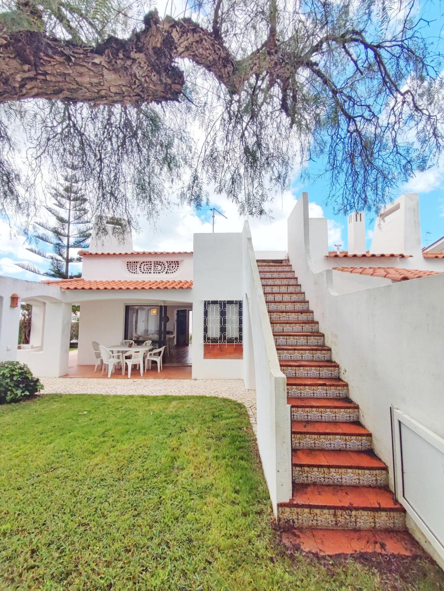 Vakantiehuis Oura Family House *
